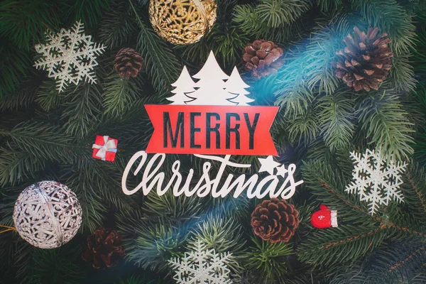Frohe Weihnachten Weihnachtskonzept Neujahrsgeschenke Kopierraum Eingerahmt Von Tannenzweigen Dekorationen Süßigkeiten — Stockfoto