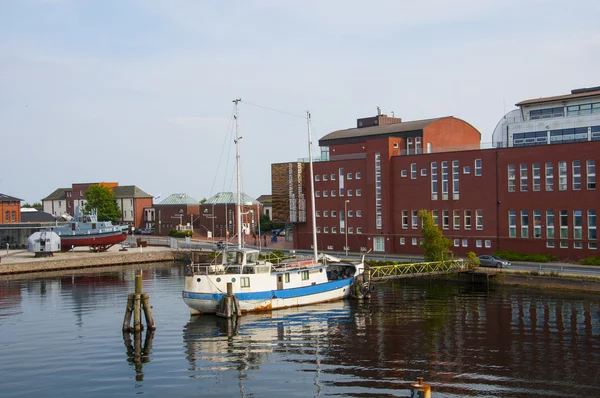 Quay in the city of Wilhelmshaven — Stock Photo, Image