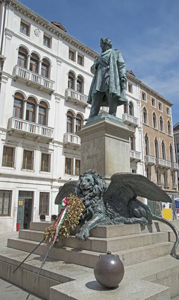 Staty av daniel manin i Venedig. Italien — Stockfoto