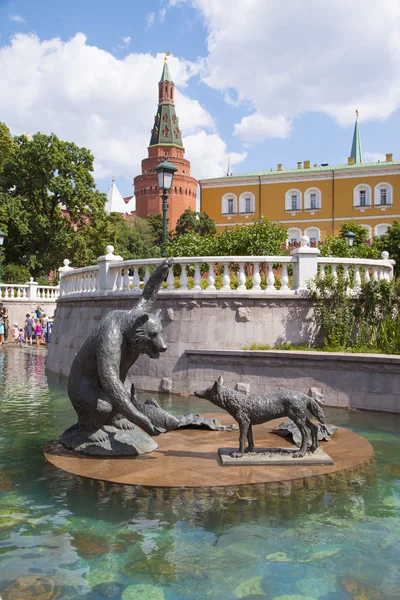 现代雕塑对红场的马里奇广场，莫斯科 — 图库照片