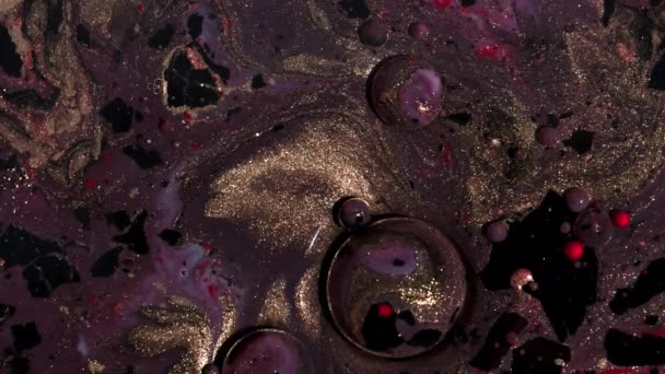 Abstracte schilderachtergrond. Menging van glitterolie paarse verf met zwart. Gedetailleerde mooie textuur, marmer effect, vormen. — Stockvideo
