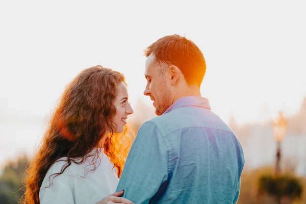 Young Couple Spending Intimate Time Together City Sunset Light Sun — ストック写真