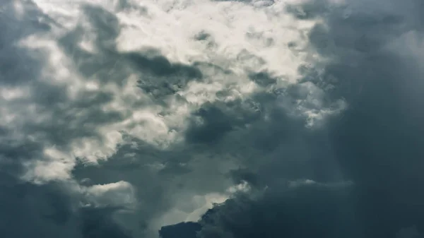 Drámai Felhők Sötét Viharos Égen Mennyei Háttér Epikus Felhő Zivatar — Stock Fotó