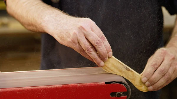 Hands Carpenter Sharpens Wooden Part Grinding Machine Handwork Concept Woodworking — Foto de Stock