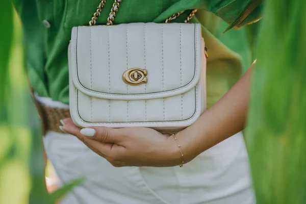 Stylish Fashionable Woman Holding White Luxury Bag Leather Handbag High — Zdjęcie stockowe