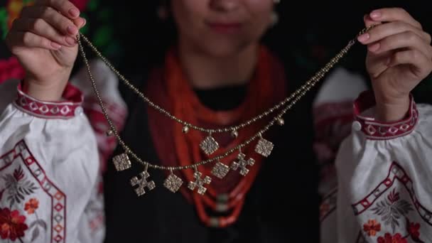 Ukrainian Woman Demonstrating Authentic Traditional Jewelry Necklace Ukraine Zgarda Archaic — стоковое видео