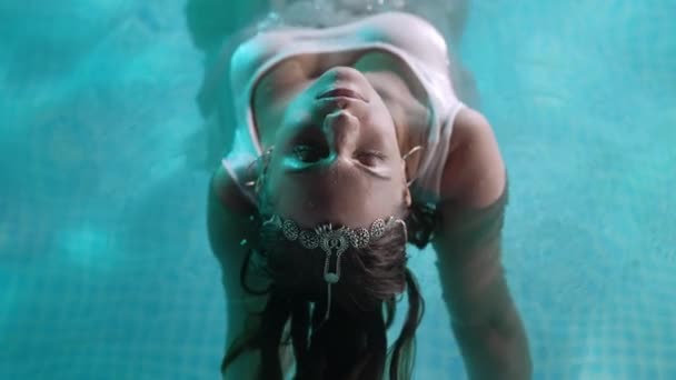 Attractive Hippie Woman Sexy Body Breasts Posing Swimming Pool Water — Stock Video
