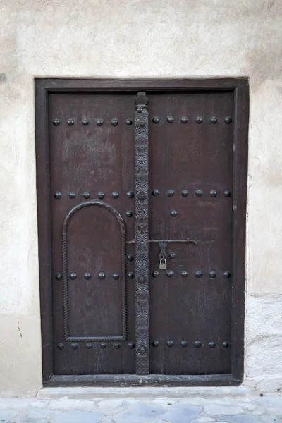 Gammal dörr — Stockfoto