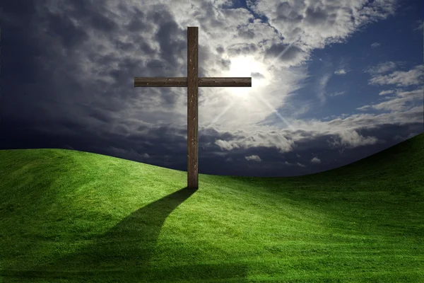 Cruz cristã de Cristo no campo — Fotografia de Stock