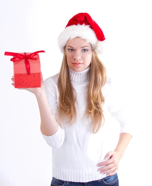 Joyeux jeune fille avec boîte cadeau — Photo