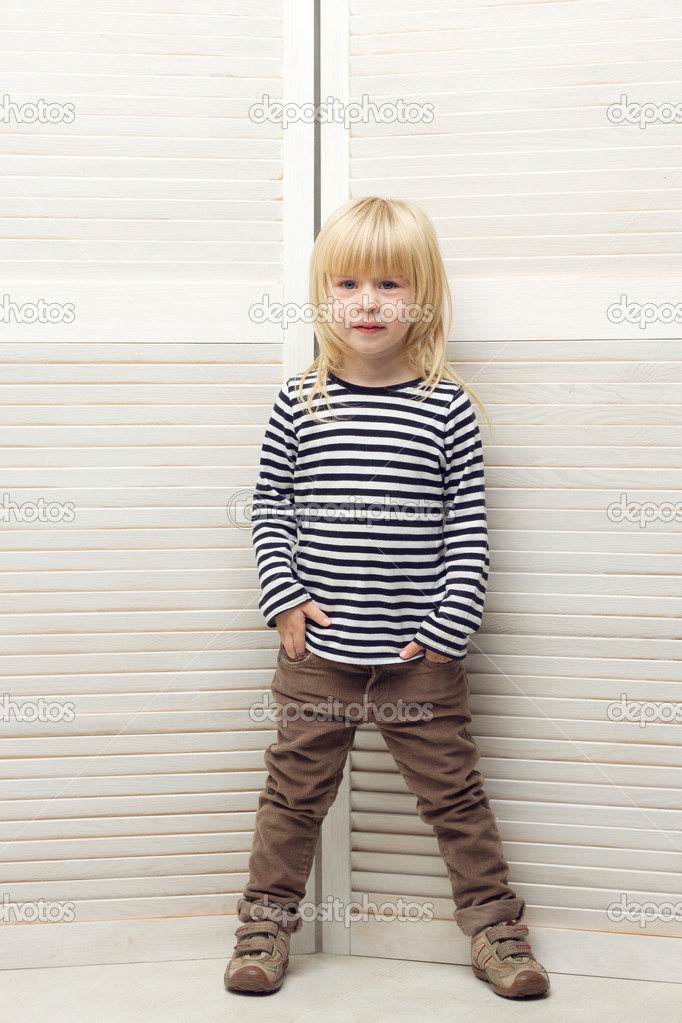 Fille 3 Ans Habillee En Garcon Image Libre De Droit Par Victoshafoto C Fille 3 Ans Habillee En Garcon Image Libre De Droit Par Victoshafoto C