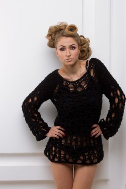 güzel, genç bir kız tam uzunlukta