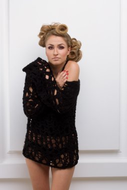 güzel, genç bir kız tam uzunlukta