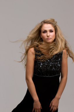 güzel sarışın kıvırcık