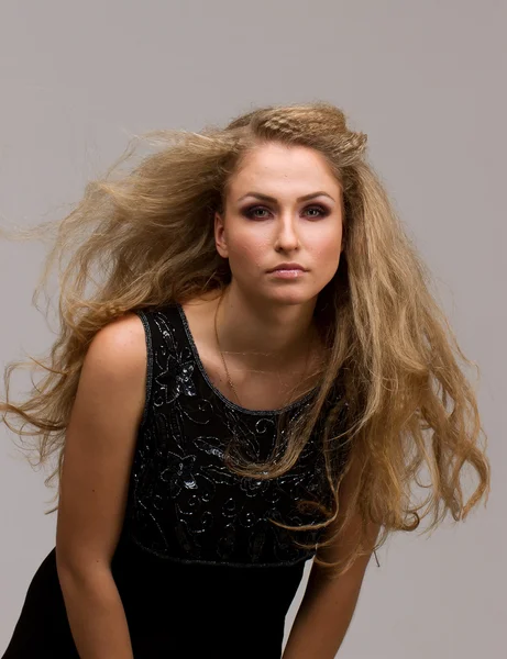 güzel sarışın kıvırcık