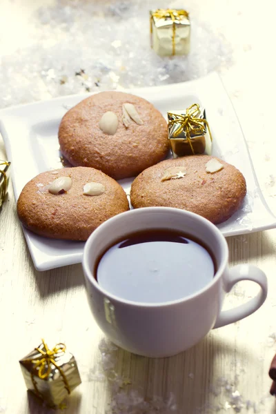 Μπισκότα Χριστουγέννων για ένα φλιτζάνι τσάι — Φωτογραφία Αρχείου