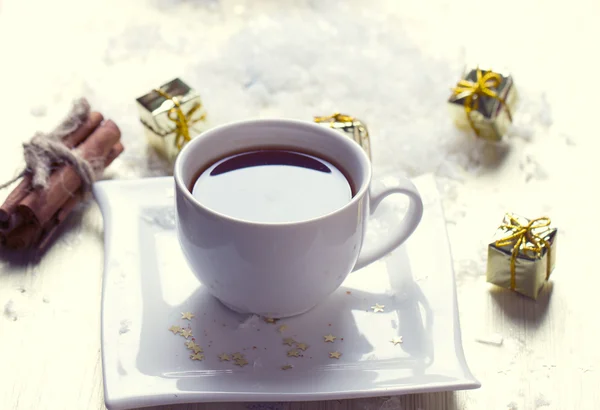 Tazza di Natale con tè — Foto Stock