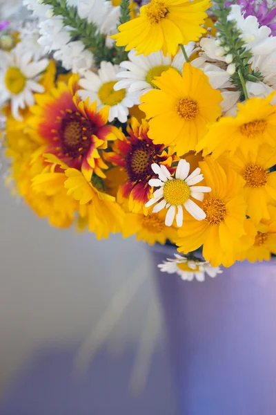 Bellissimo bouquet di fiori selvatici — Foto Stock