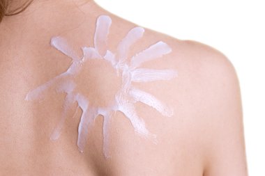 omuz üzerinde çizilmiş güneş kremi