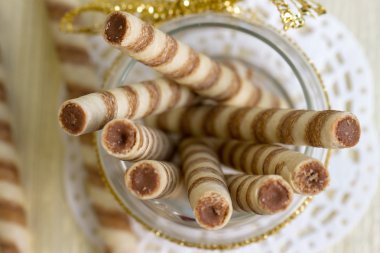 sopa krem içine rulo rulo gofret