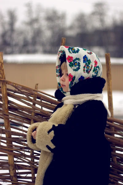 Babymädchen im alten russischen Stil — Stockfoto