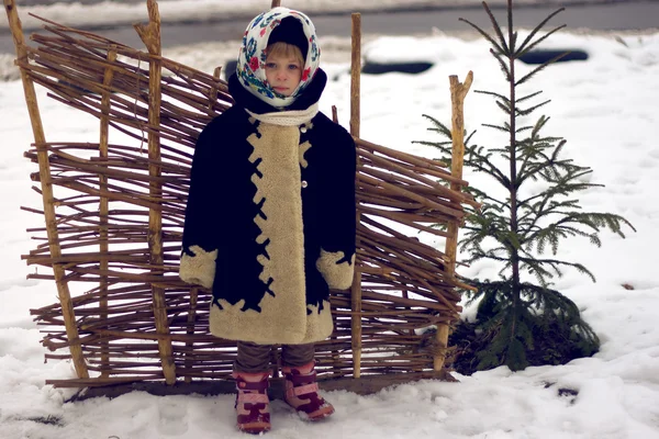 Babymädchen im alten russischen Stil — Stockfoto