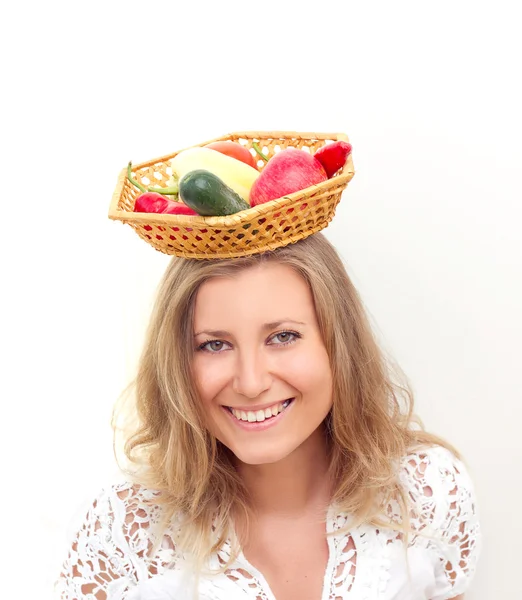 Vrouw met vruchten en groenten — Stockfoto