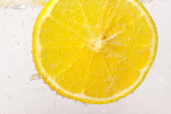 レモンと柑橘類の絞り器 — ストック写真
