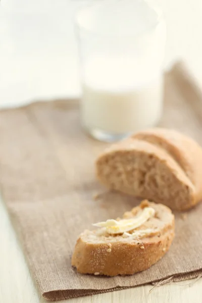 面包和牛奶 — 图库照片