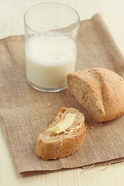 パンとミルク — ストック写真