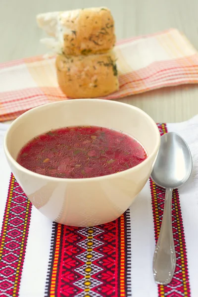 伝統的なウクライナ語スープ - 赤いボルシチ — ストック写真
