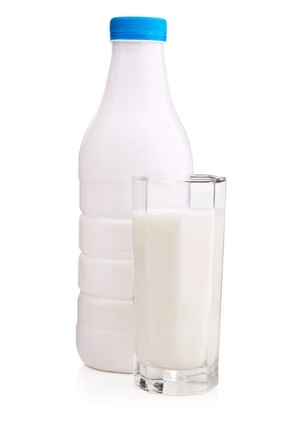 Botella y vaso de leche — Foto de Stock