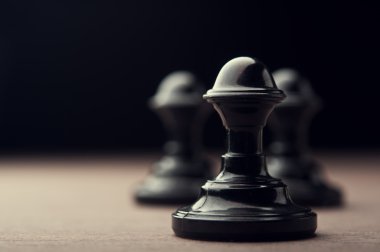 siyah satranç piyon