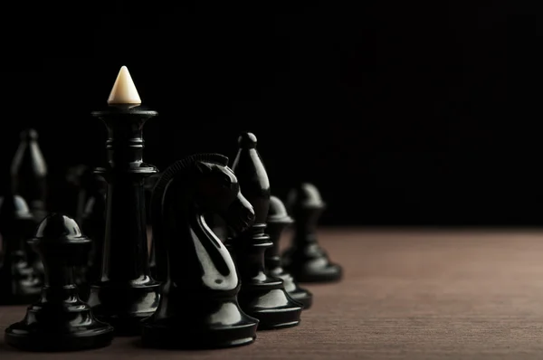 Figuras negras de ajedrez —  Fotos de Stock