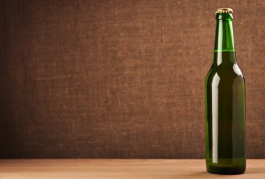 yeşil bira şişesi