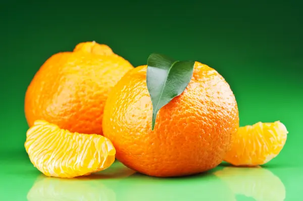 Fresh orange mandarins — Stock Photo, Image