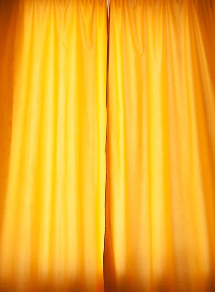 Cortina amarela como fundo — Fotografia de Stock
