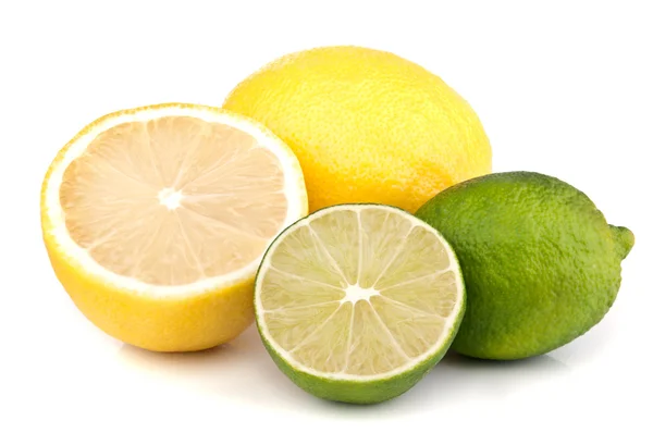 Свежий лимон и лайм — стоковое фото