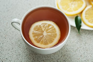 Limonlu çay fincan sıcak