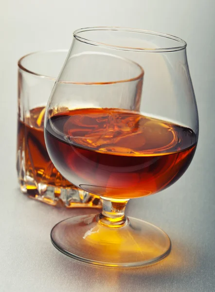 Glazen alcohol whisky — Stockfoto