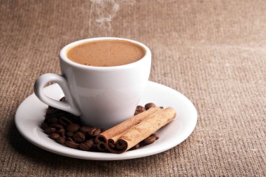 beyaz kahve fincanı