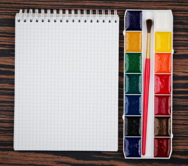 renk boyalar ve defter