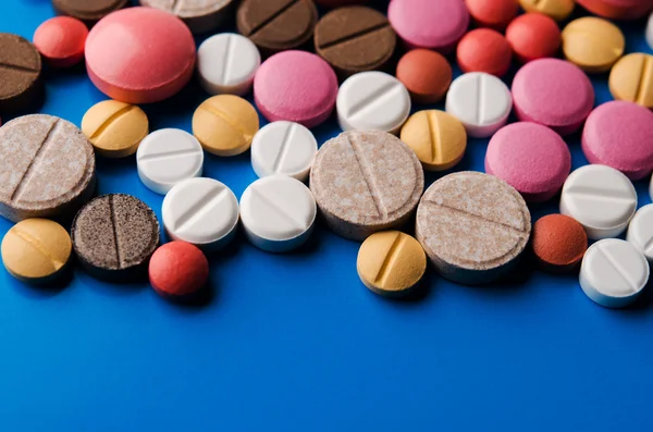 Colored pills and tablets — Stock Photo, Image
