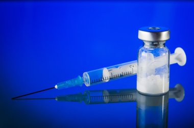 şırınga ve tıbbi ampul