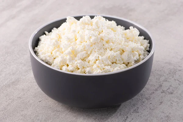 Queijo Fresco Uma Tigela Fundo Mesa Pedra Produtos Lácteos — Fotografia de Stock