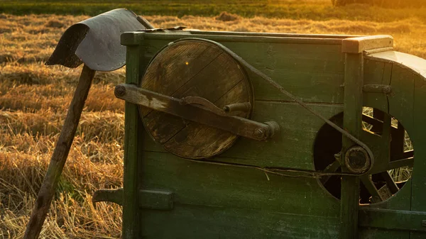 Old Retro Wheat Mill Field Homemade Home Made Device Winnowing — Foto Stock