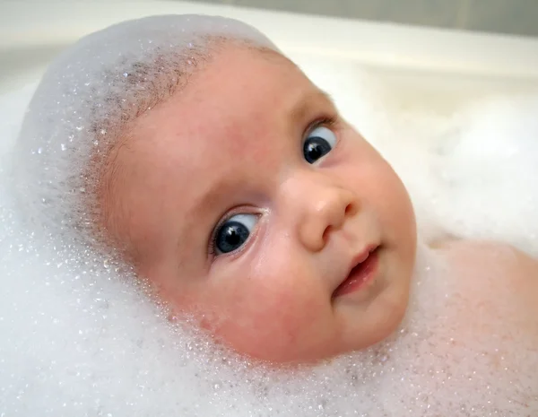 Bebê nascido em espuma — Fotografia de Stock