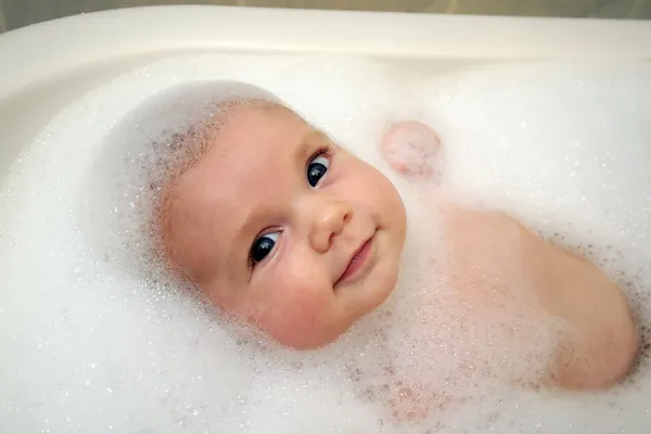 ทารกที่เกิดจากโฟม — ภาพถ่ายสต็อก