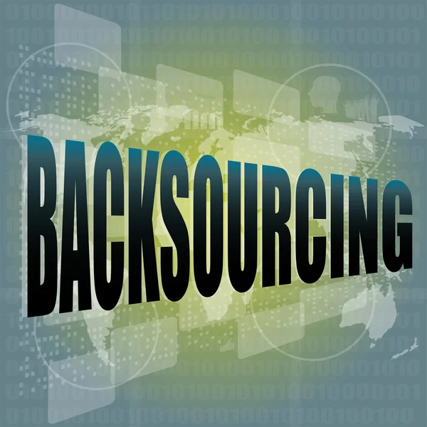 Backsourcing слова на цифровом сенсорном экране — стоковое фото