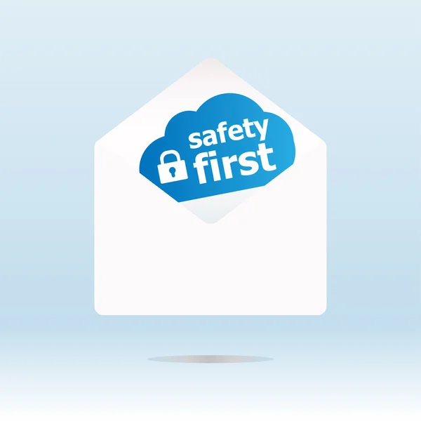 Veiligheid eerst op blauwe wolk, papier mail envelop — Stockfoto